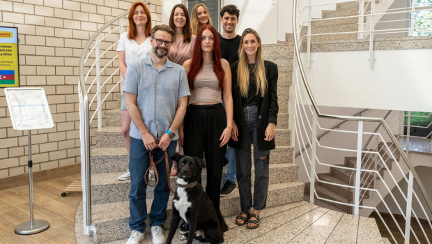 The Green Petfood brand is part of the medium-sized Erbacher food family from Kleinheubach in the Bavarian Odenwald. The picture shows the Green Petfood team.