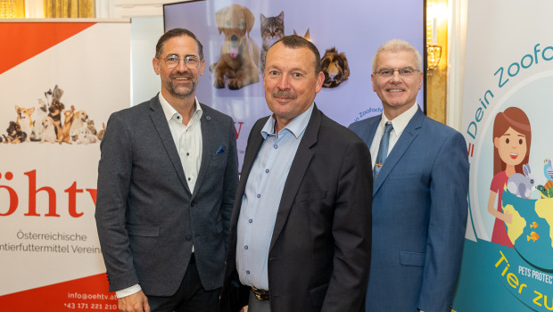 (From left) ÖHTV managing director Bernd Berghofer, ÖHTV president Hermann Habe and Andreas Popper, chairman of the Austrian pet supplies trade, presented the results of the latest survey on the Austrian pet population.